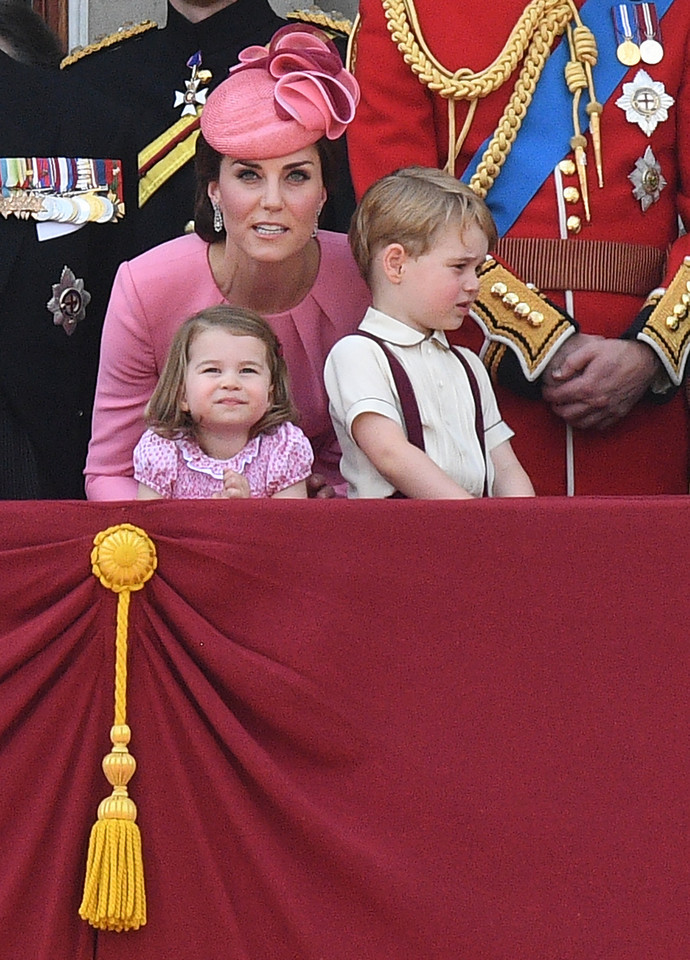Brytyjska rodzina królewska podczas Trooping The Colour w Londynie