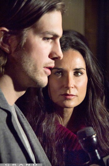 37616_kutcher-demi-moore-320-d0003009Dbbc663b83d40