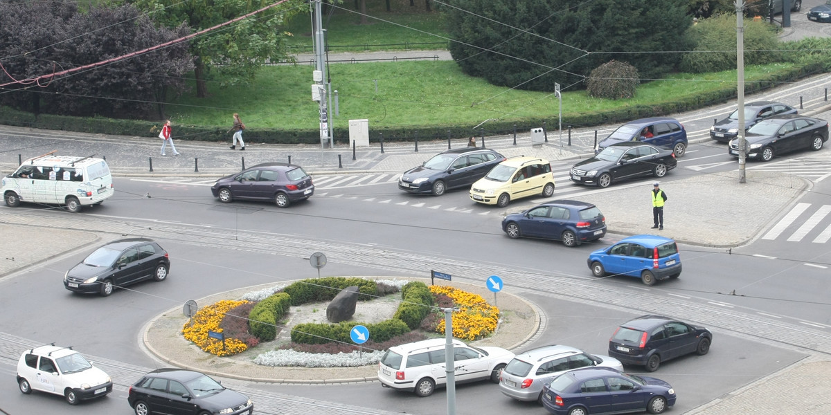 Policja kieruje ruchem we Wrocławiu