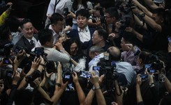 Bójka w parlamencie w Hongkongu. 'Nigdy nie widziałem tak brutalnej sytuacji'