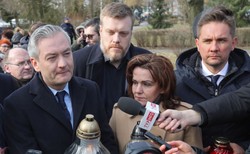 Biedroń w Hajnówce: Jest coś gorszącego, kiedy zbrodniarz jest nazwany bohaterem