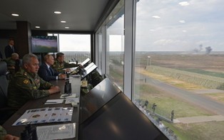 Putin oglądał przebieg manewrów Zapad-2021 na poligonie w obwodzie niżnienowogrodzkim