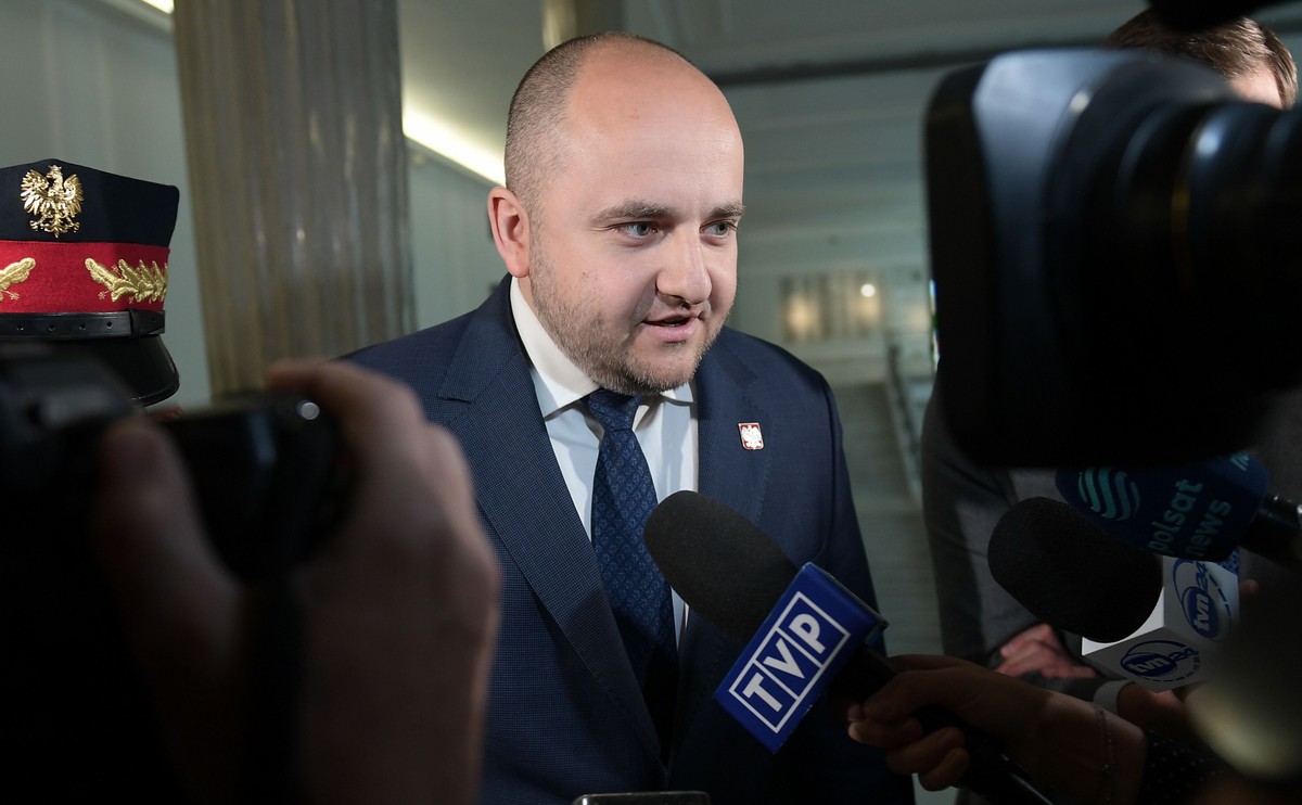 Dariusz Matecki ukarany za spacer po dachu