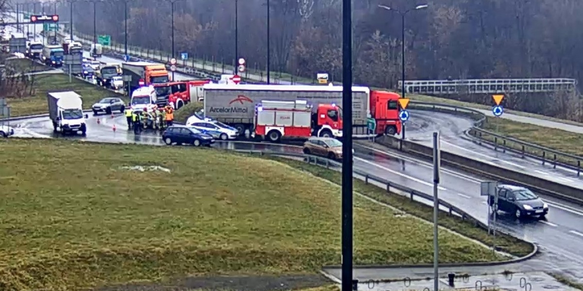 Wypadek na rondzie w Gliwicach.