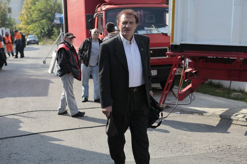 Lazar je u Kaliforniju otišao da bi pomogao mladom reditelju da snimi prvi film