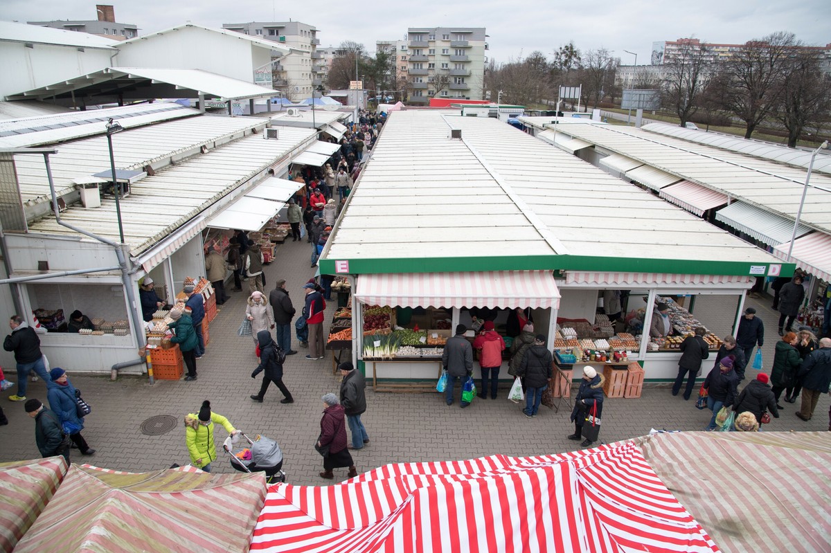 Złe wieści dla rolników i szansa na niższe ceny dla konsumentów. GUS podał nowe dane