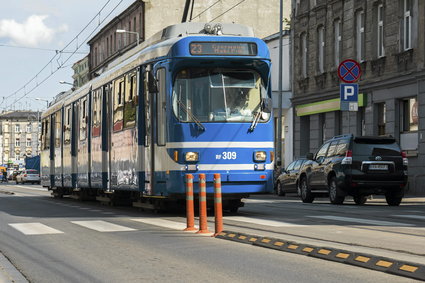 Wprowadzenie specjalnej Karty Krakowskiej da m.in. zniżki w komunikacji miejskiej