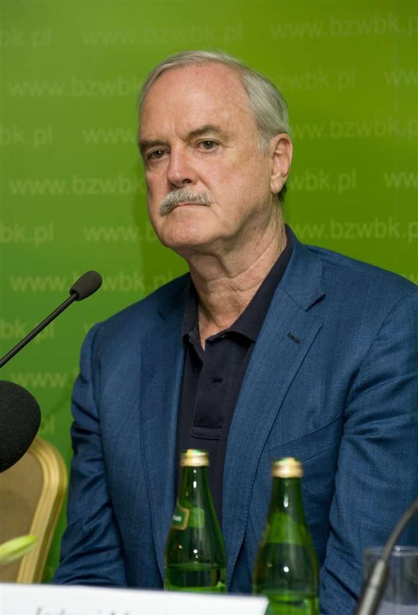 Szok! Cleese chce się żenić po raz...