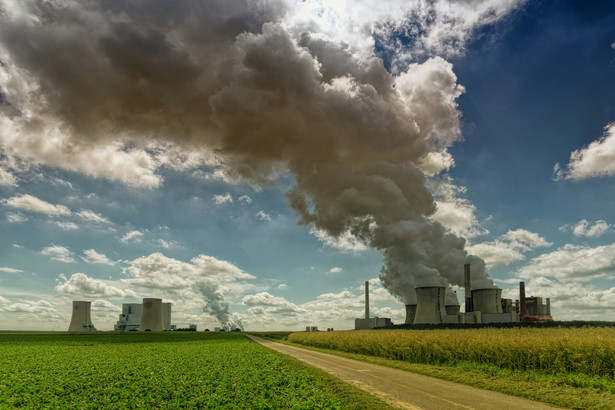 Zmiany klimatu są coraz groźniejsze dla zdrowia i życia ludzi, przez co powodują coraz większe koszty społeczne.