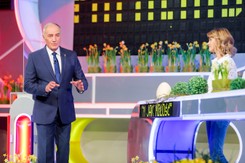 Karol Strasburger zdradził wielki sekret 'Familiady'. Kim są ankietowani?