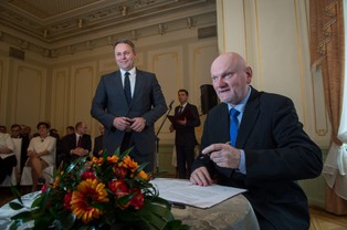 Dorabiają na giełdzie, uczelniach i w radach nadzorczych. Najbogatsi prezydenci polskich miast [RANKING]