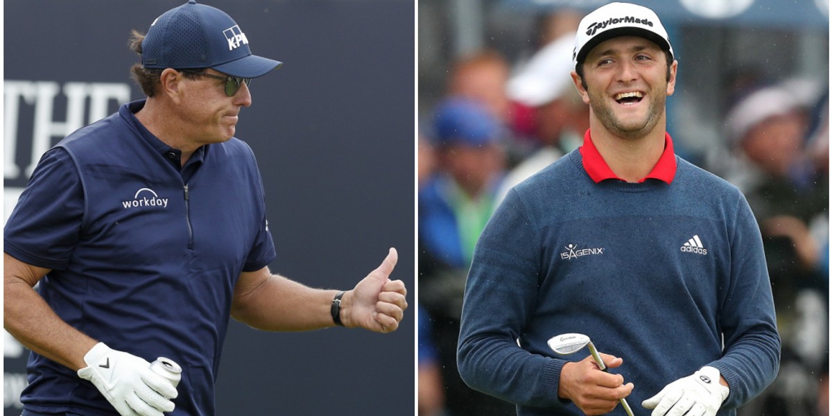 Amerykanin Phil Mickelson (z lewej), to tegoroczny zwycięzca PGA Championship. Jon Rahm z Hiszpanii (po prawej) wygrał w czerwcu US Open. Obaj za zajęcie pierwszego miejsca zainkasowali ponad 2 mln dol.