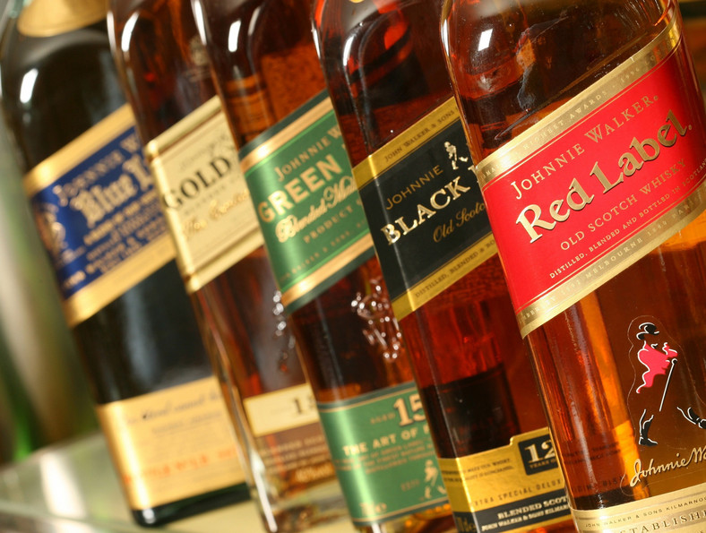 Whiskey Johnnie Walker- duży zbyt w strefach bezcłowych mają też zazwyczaj producenci alkoholów