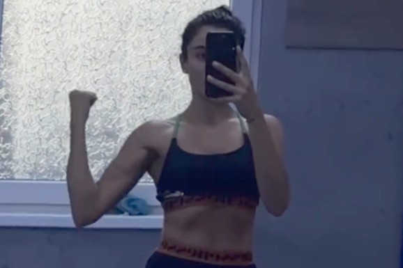 MUŠKARCI ODLEPILI ZA BIVŠOM VERENICOM DARKA LAZIĆA Marina se utegla u helanke i topić pa oduševila: "Idemo opet" (Video)