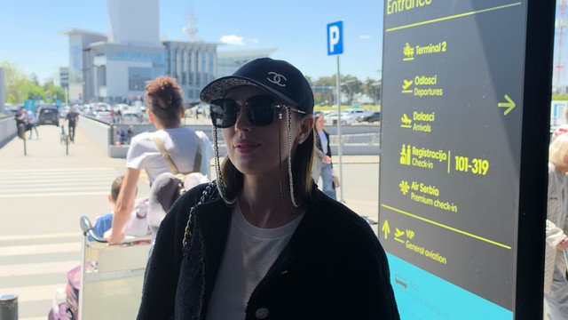 Aleksandra Prijović na aerodromu