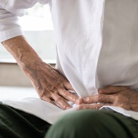 Kolonoszkópia okozhatta a hasnyálmirigy-gyulladást az ismert énekesnél?