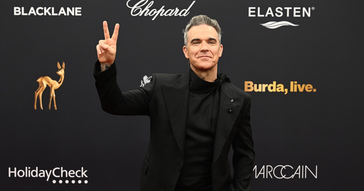 Tényleg imád minket: Robbie Williams megint Budapestre jön!