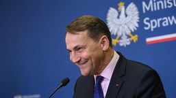 mocny wpis radosława sikorskiego. "kto wspiera orbana, pomaga moskwie"