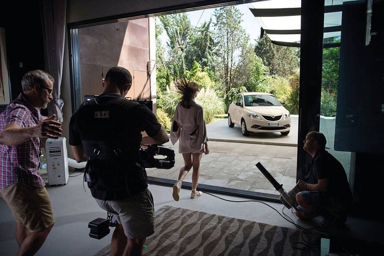 Katarzyna Smutniak i nowa lancia ypsilon