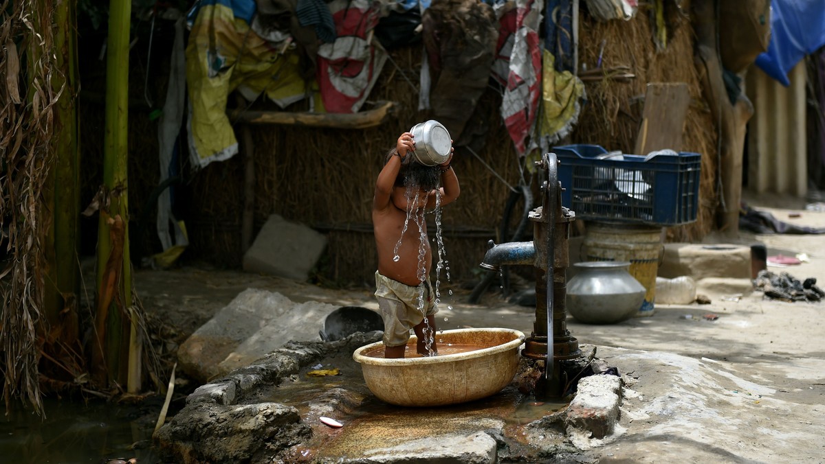 TOPSHOTS-INDIA-WEATHER-HEAT