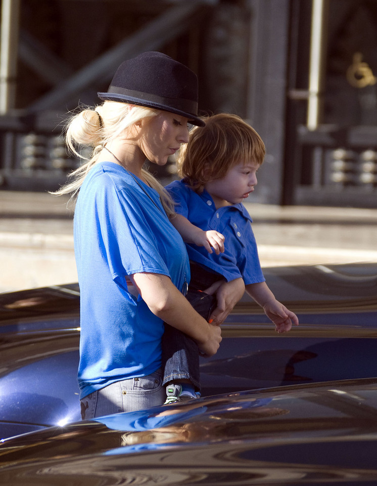 Christina Aguilera z synem Maxem w Beverly Hills