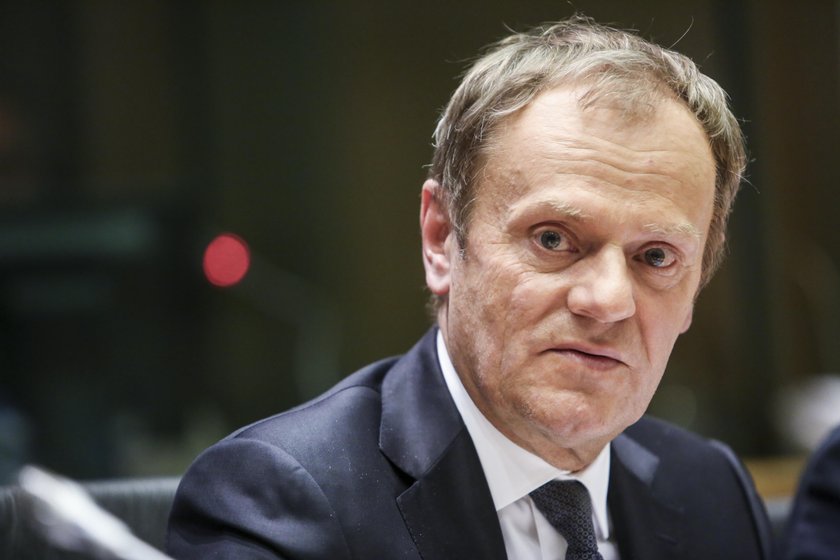 Tusk drwi z prawicowego tygodnika. Zamieścił wymowne zdjęcie