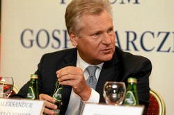 Kwaśniewski wydał oświadczenie i nie rozmawia z mediami