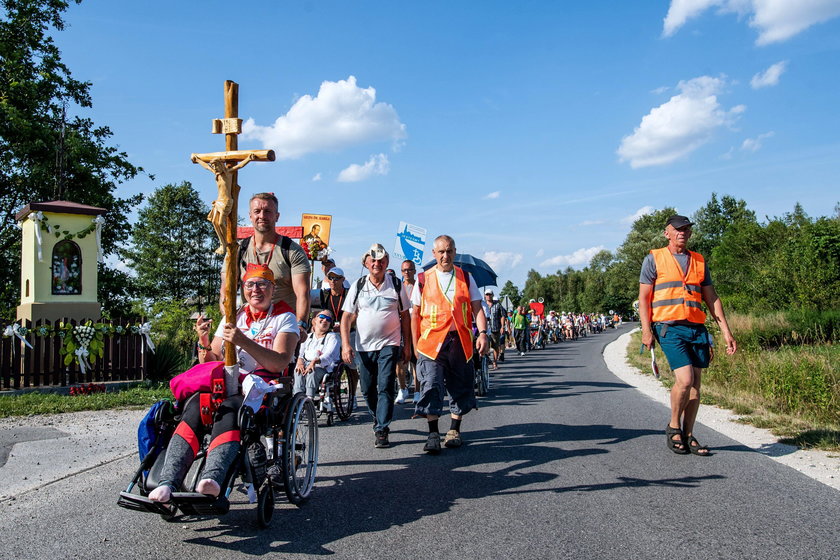 70 tys. pielgrzymów dotarło pieszo na Jasną Górę