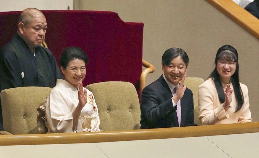 Princeza Aiko (desno) sa roditeljima carem Akihitom i caricom Masako