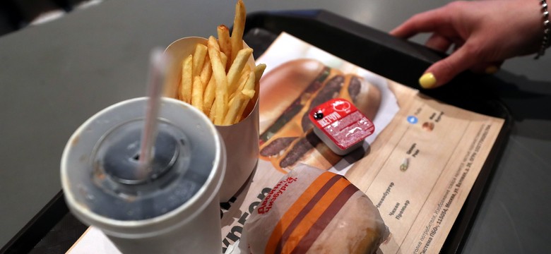 "Pysznie i kropka". Następca McDonaldsa w Rosji rozpoczął działalność