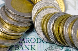 Renta wdowia. 4 przesłanki. Rok czekania na przelew. Jeden limit (5342,88 zł zł i 5700 zł), 18 miesięcy znacznego zaniżenia renty (15% podstawy)