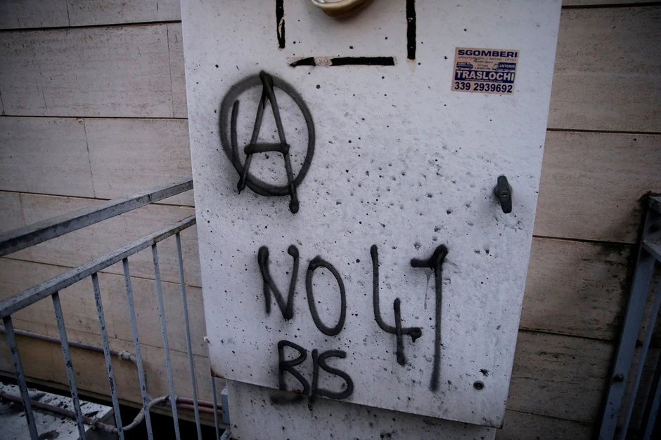 Anarhisti u Rimu zapalili pet automobila