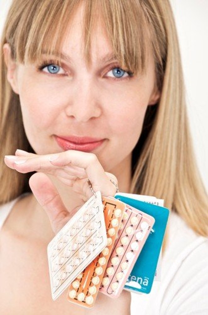 Dešava se da posle upotrebe hormonalne kontracepcije neke žene izgube menstruaciju na kraći period (postpilularna amnenoreja), ali to su retki slučajevi i najčešće se regulišu bez problema