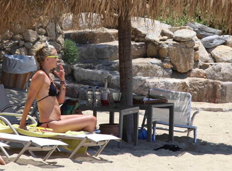Kate Hudson w bikini na plaży