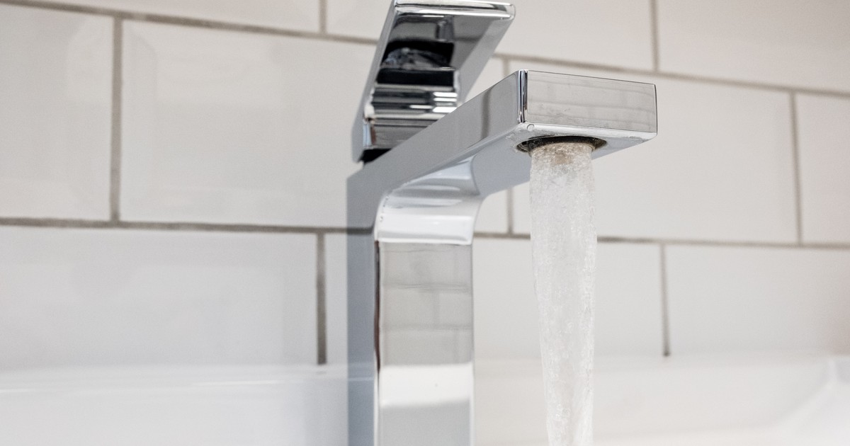 Pilny komunikat sanepidu. Woda w kranie skażona! Jest niebezpieczna dla zdrowia