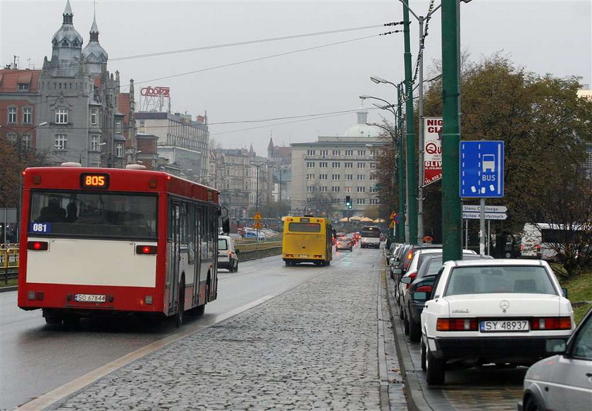 Katowice. Dyrektorze, zamknij te buspasy