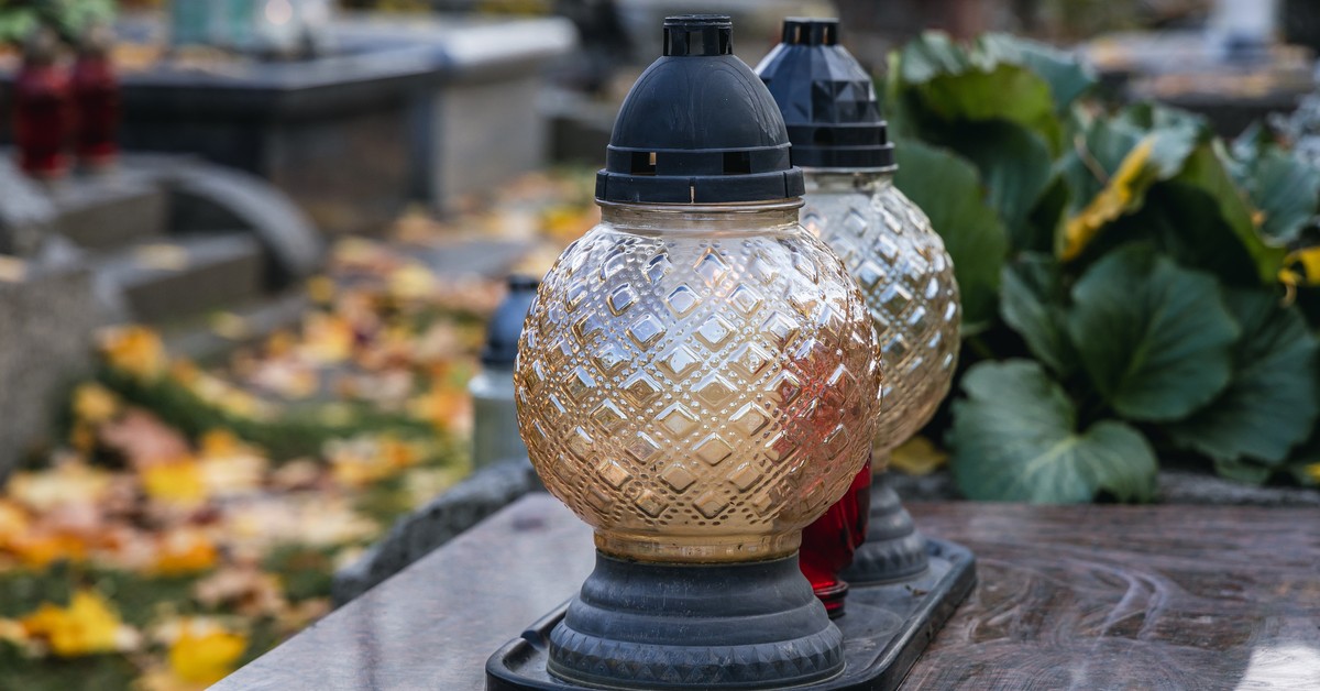 ZUS szybciej wypłaci zasiłek pogrzebowy. Kwota świadczenia będzie wyższa