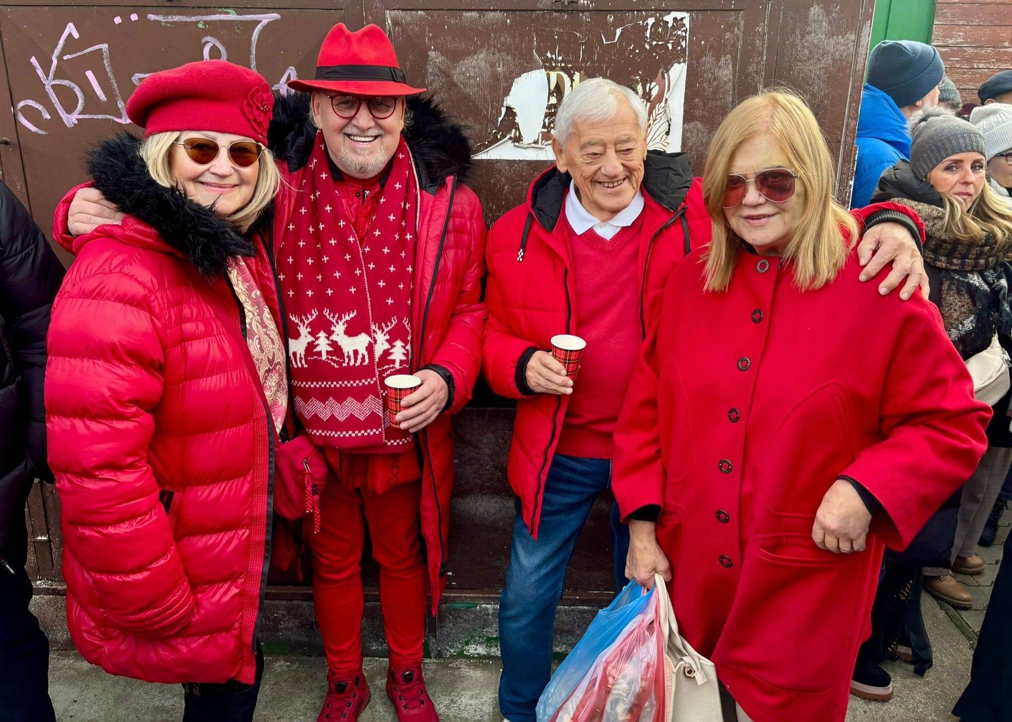 Krst na trhovisku Miletičova prilákal známe tváre.