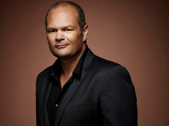 Chris Bauer (detektyw Andy Bellefleur)