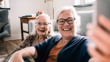 seniorzy z nowym wsparciem. rząd zapowiedział 5 priorytetów. do podzia