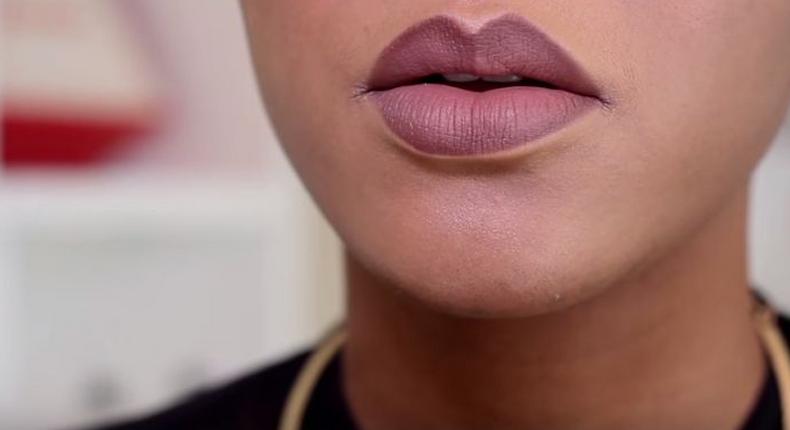 Nude ombre lips