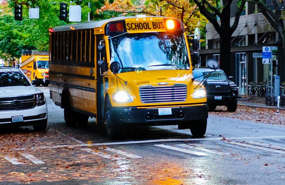 School busy naprawdę widać na ulicach