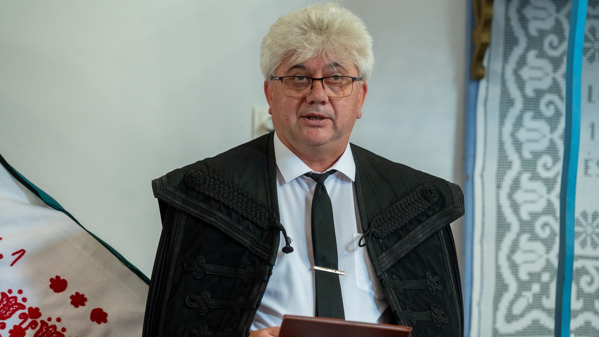 Manipulálták a posztját? Meglepő vallomás a volt erdélyi esperestől, aki korábban arról írt, hogy kiherélné, megnyúzná és izzó parazsat dugna fel a melegeknek