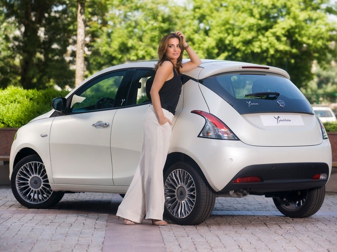 Marta Żmuda-Trzebiatowska to zagorzała miłośniczka marki Lancia