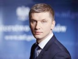 Nowak z MF: Pieniądze z „Rodzina 500 plus” będzie można oszczędzić w bezpieczny sposób