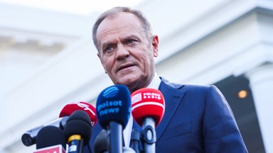 Donald Tusk uderza w Trzecią Drogę. Szymon Hołownia już mu odpowiedział