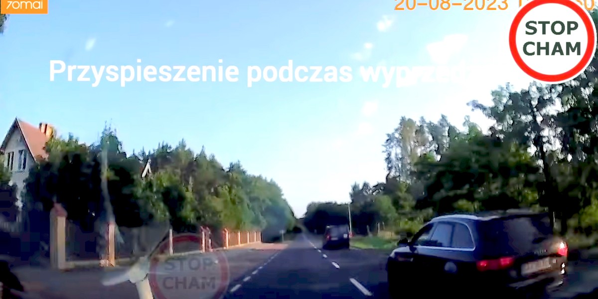 Kierujący audi nie dał się wyprzedzić.