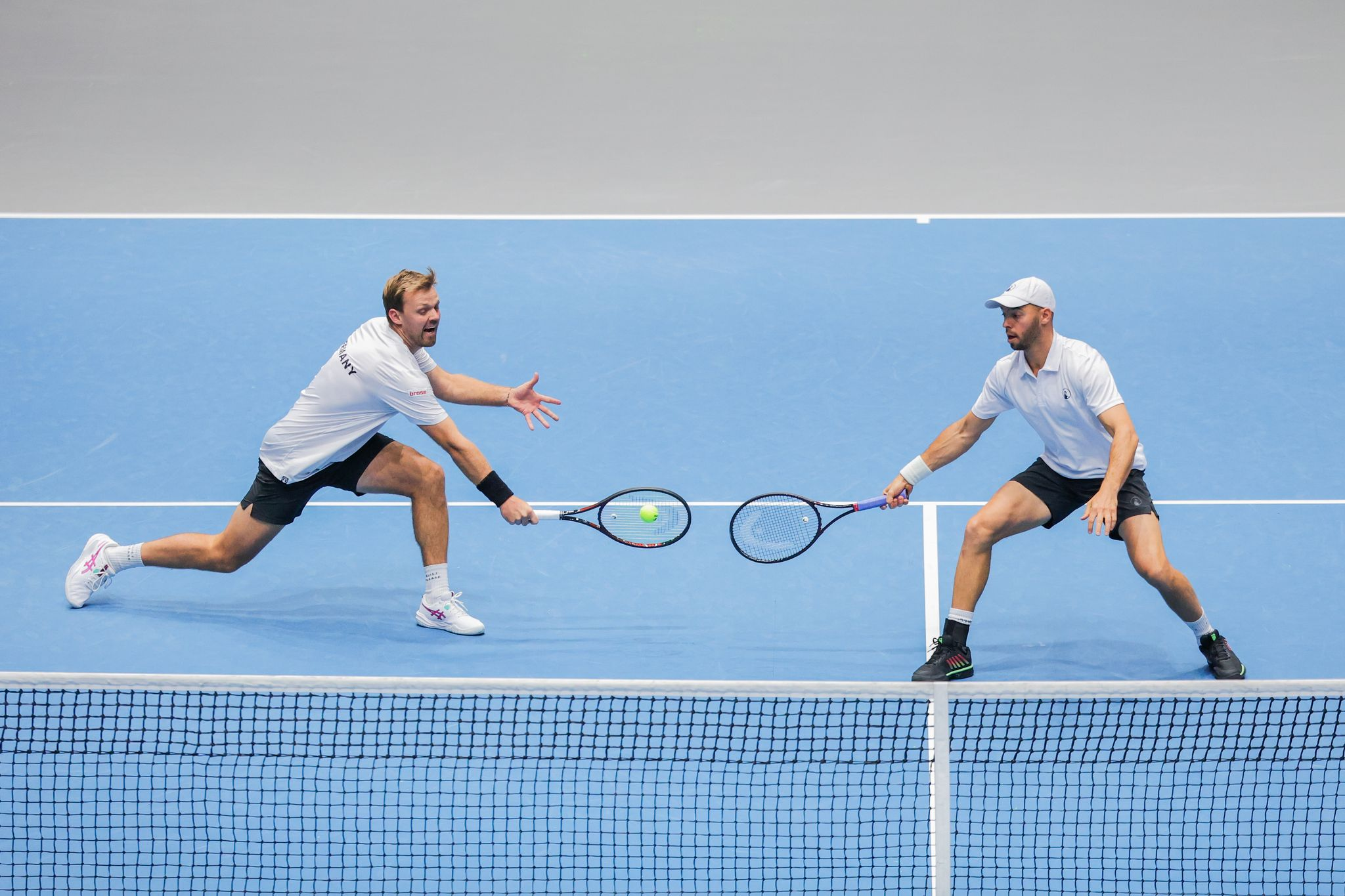 Beim vierten Matchball: Krawietz und Pütz retten Deutschland im Davis Cup