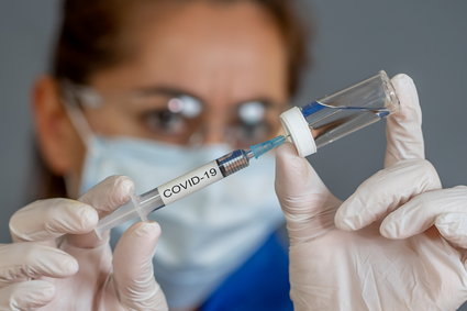 Wiadomo, jak szybko mają być akceptowane szczepionki na koronawirusa w Unii Europejskiej