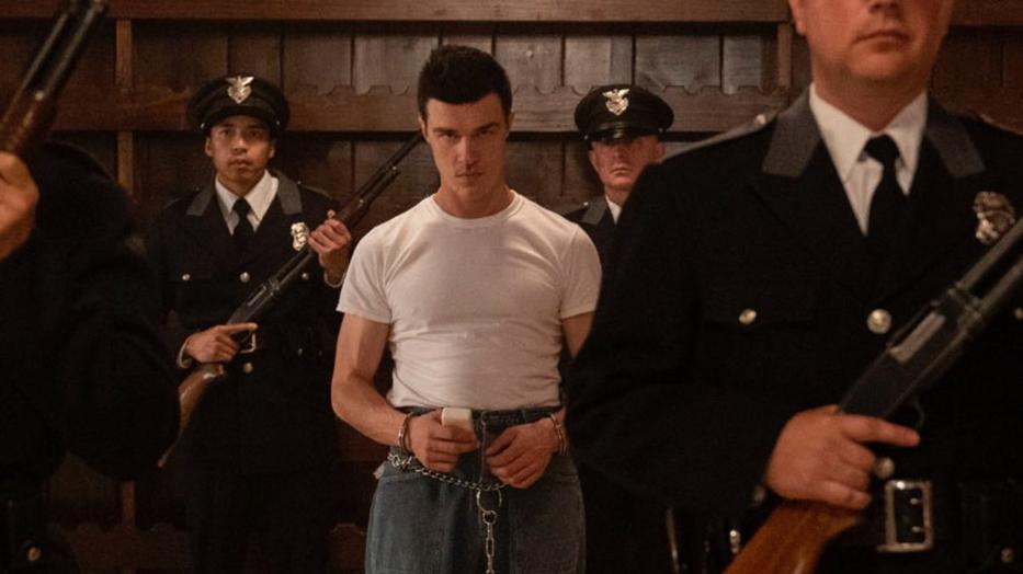 Finn Wittrock a sorozat főgonoszát, Edmund Tollesont alakítja / Fotó: Netflix